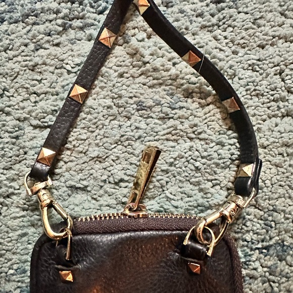 Bandolier Hailey XR iPhone case, expandable pouch and Sarah pyramid stud strap. - Picture 3 of 12